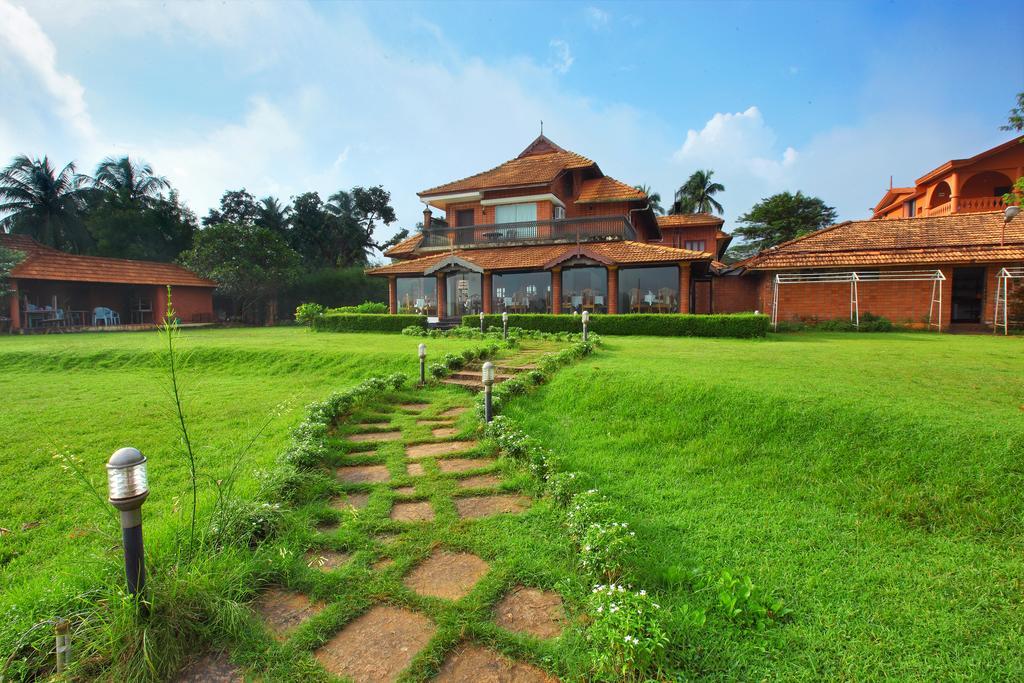 The River Retreat Heritage Ayurvedic Resort Shoranur Eksteriør bilde