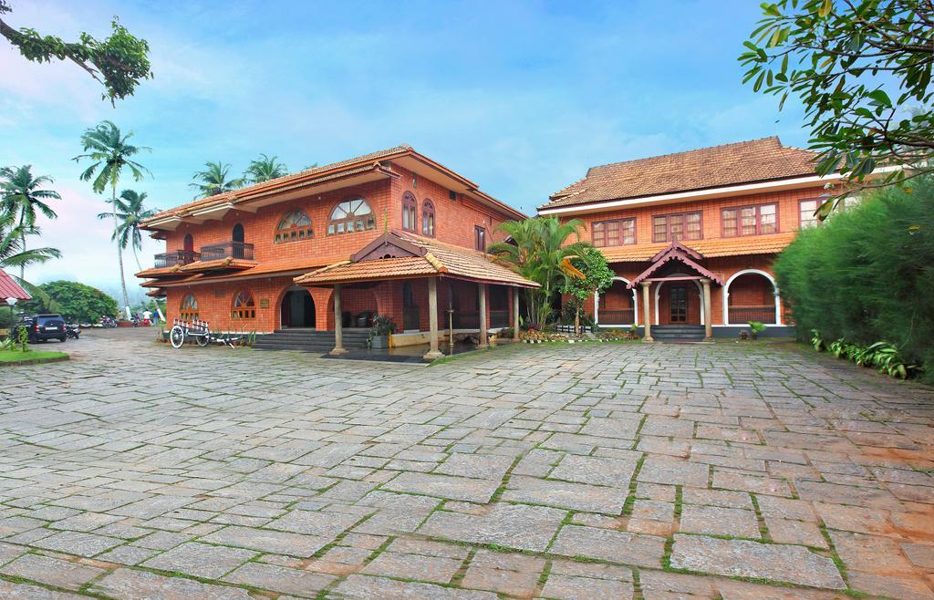 The River Retreat Heritage Ayurvedic Resort Shoranur Eksteriør bilde