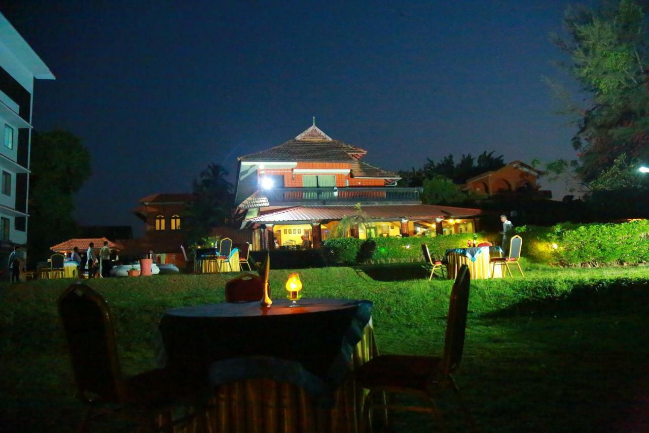 The River Retreat Heritage Ayurvedic Resort Shoranur Eksteriør bilde