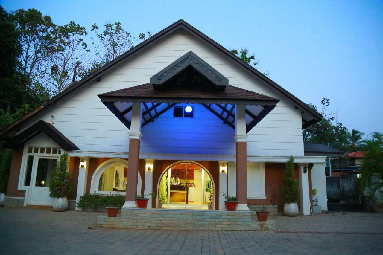 The River Retreat Heritage Ayurvedic Resort Shoranur Eksteriør bilde